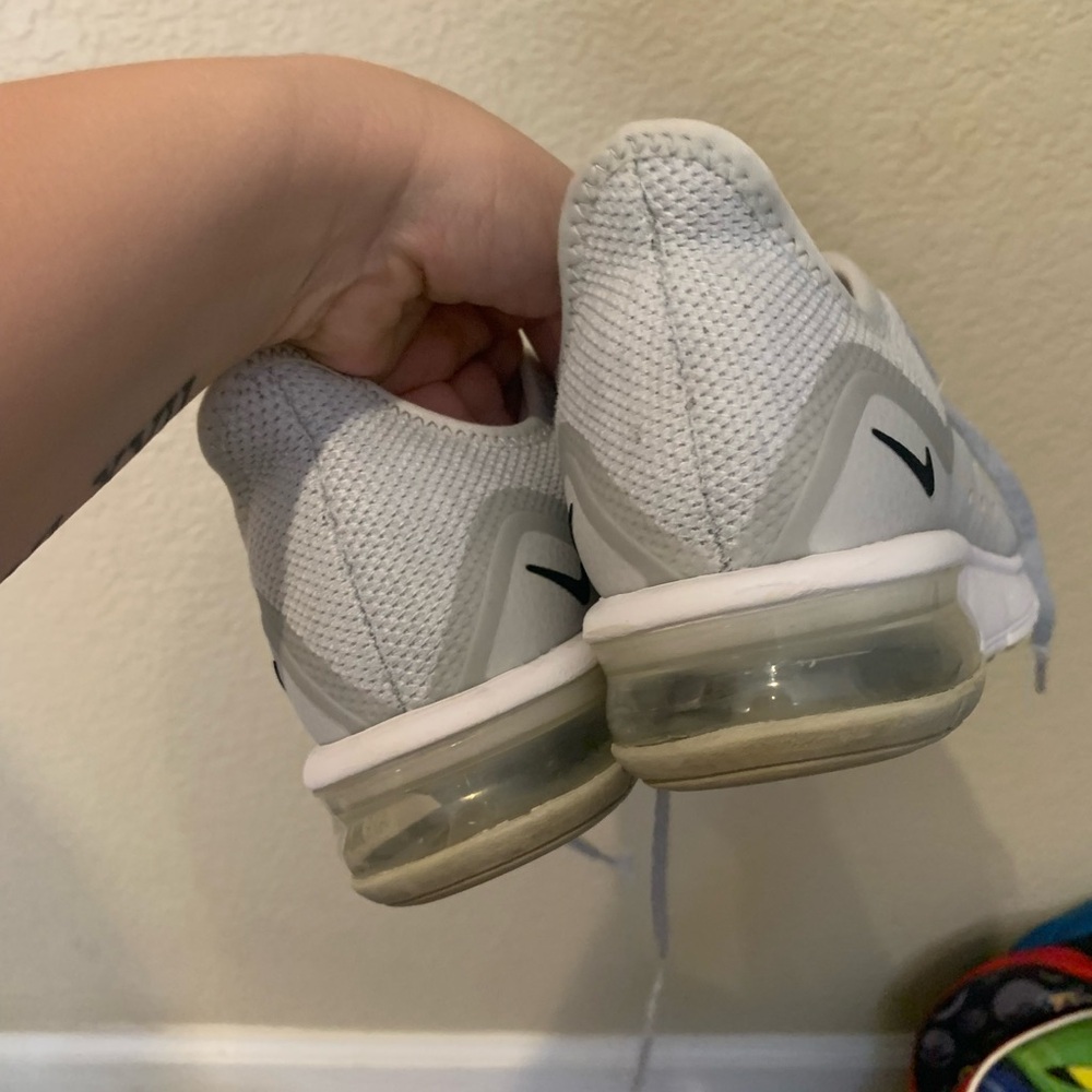 Nike Women's Gray Air Max Shoes - Picture 3 of 6